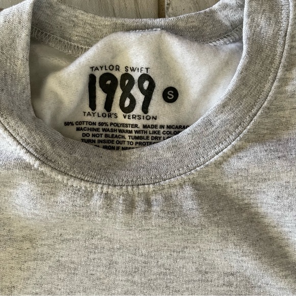 🩵TS 1989 TV Spotify Exclusive Crewneck🩵 - Picture 6 of 8